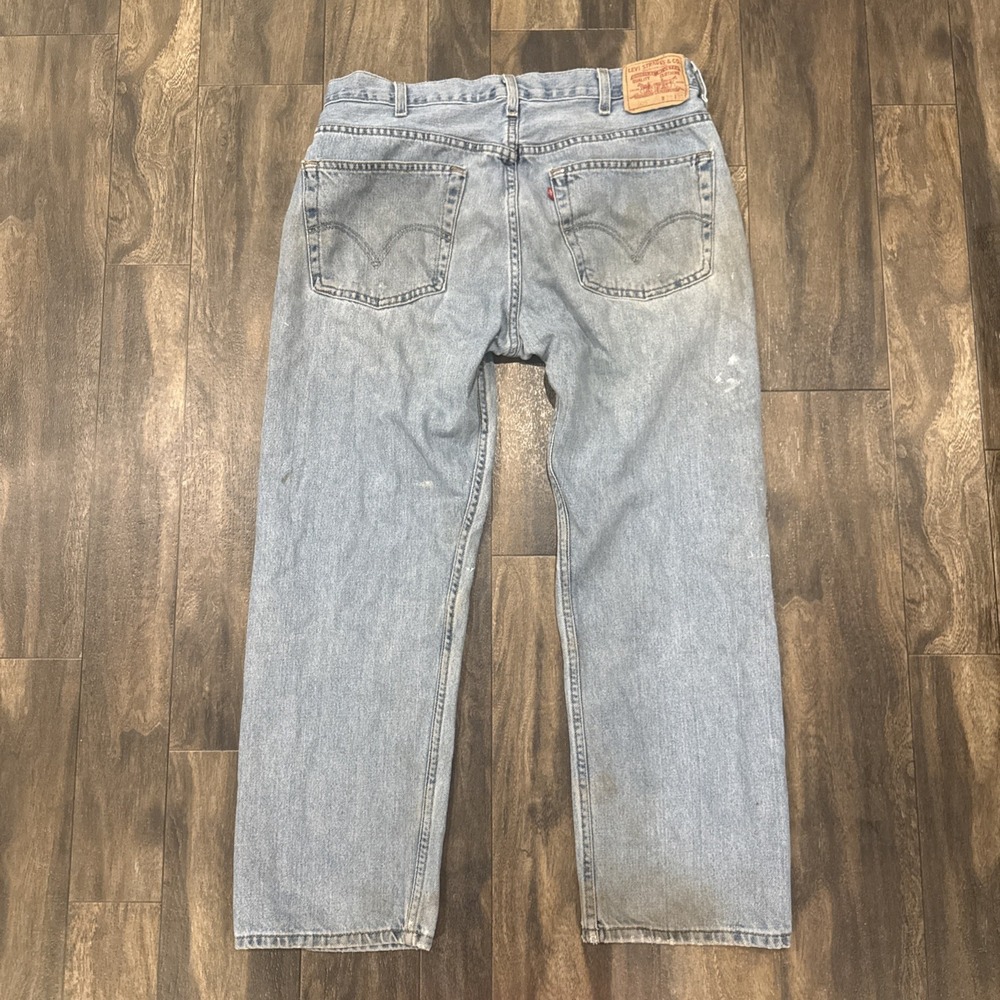 Vintage Levi's 505 Regular Fit Straight Light Wash Denim‎ Jeans Men's Size 38x30